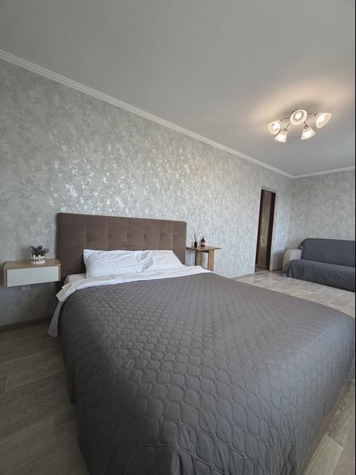 Однокомнатная квартира на улице:  Калинина 142