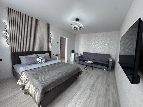 Однокомнатная квартира на улице: 60 лет октября 84