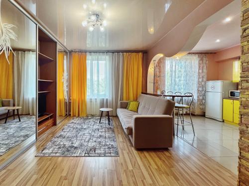 2-х комнатная квартира на улице: Карла Маркса 99