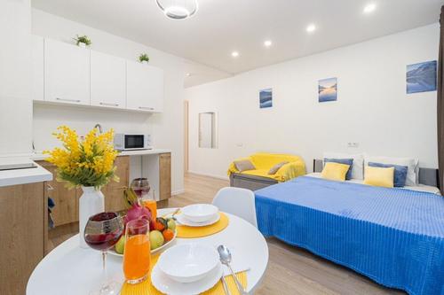 Однокомнатная квартира на улице: Юрия Рогачева, 9к2